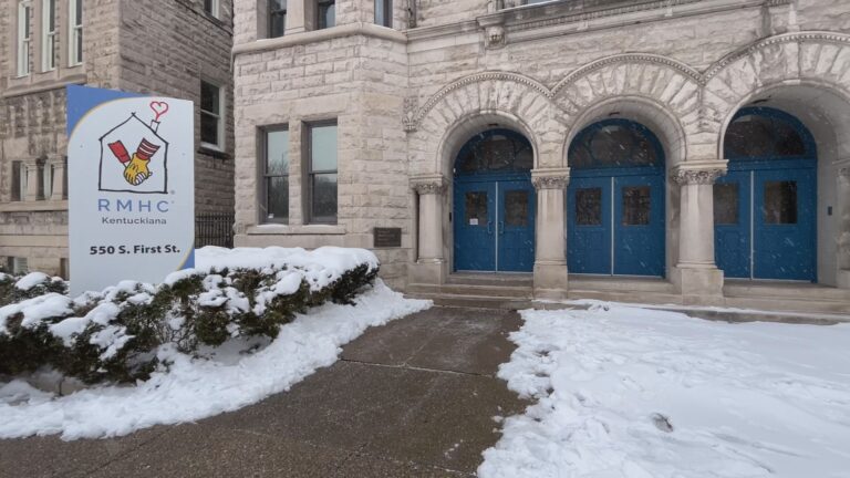 Read more about the article RMHCK Clears Snowy Sidewalks In Louisville